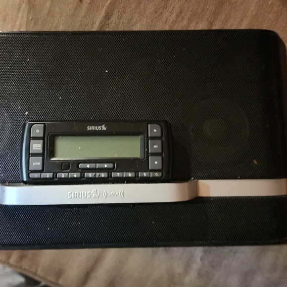 SiriusXM SXABB2 Portable Speaker Dock Satellite Radio Onyx - Picture 3 of 4